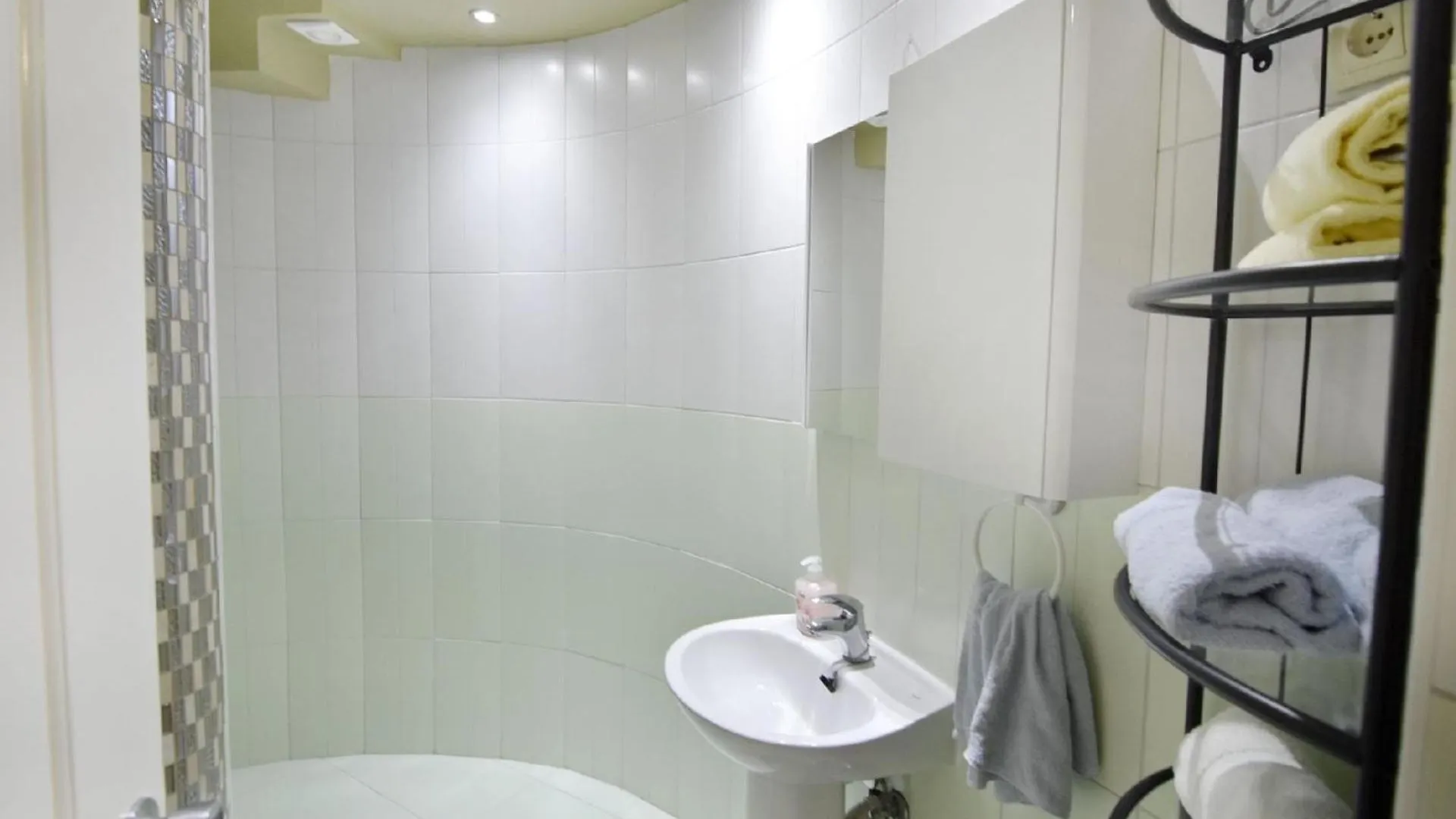 ביוגראד נה מורו Komfortable Wohnung, Nur Einen Steinwurf Vom Strand Entfernt דירה